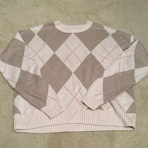 Hollister beige and white argyl sweater